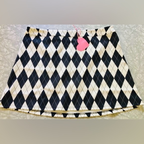 NWT XS Dolls Kill Sugar Thrillz She’s Jeepin’ Around Mini Skirt Argyle blk/white - Picture 6 of 8